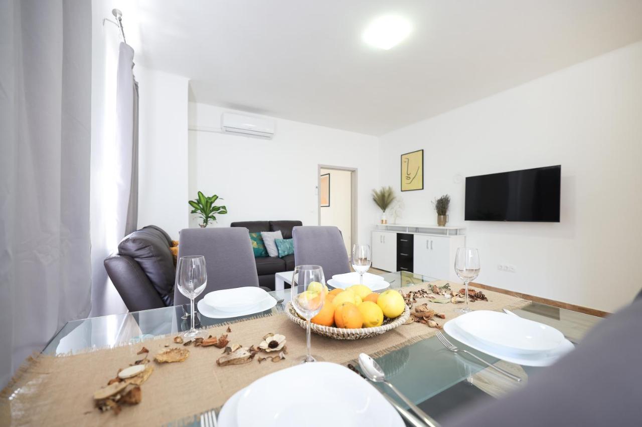 Mathilda'S Apartment Zadar Exterior photo